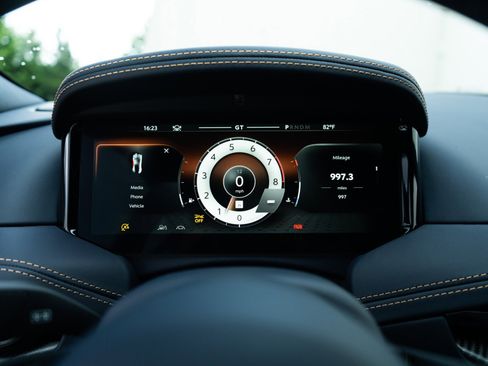 Used 2024 Aston Martin DB12 Coupe RWD image 11