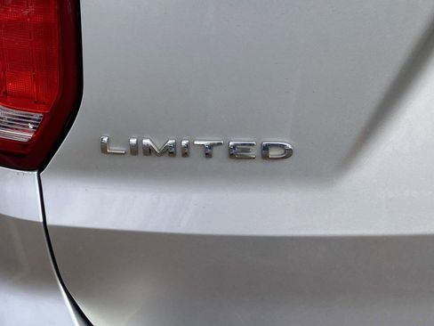 Used 2019 Ford Explorer Limited w/ Class III Trailer Tow Package image 11