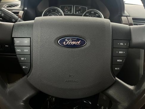 Used 2009 Ford Taurus SEL FWD image 60