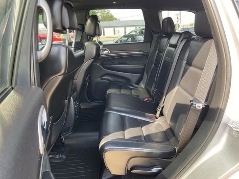 Used 2018 Jeep Grand Cherokee Limited AWD/4WD image 8
