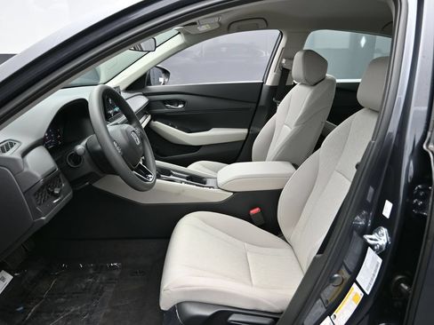 Used 2025 Honda Accord LX image 17