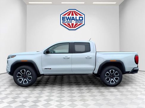 Certified 2026 GMC Canyon AT4 w/ AT4 Premium Package AWD/4WD image 3