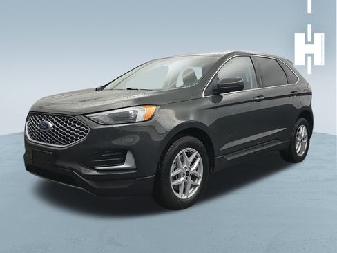 Used 2024 Ford Edge SEL image 3
