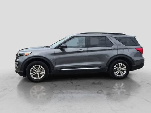 Used 2023 Ford Explorer XLT w/ Equipment Group 202A AWD/4WD image 5