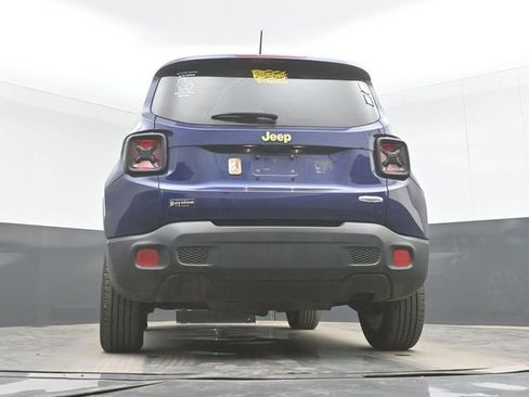 Used 2017 Jeep Renegade Latitude w/ Popular Equipment Group FWD image 32