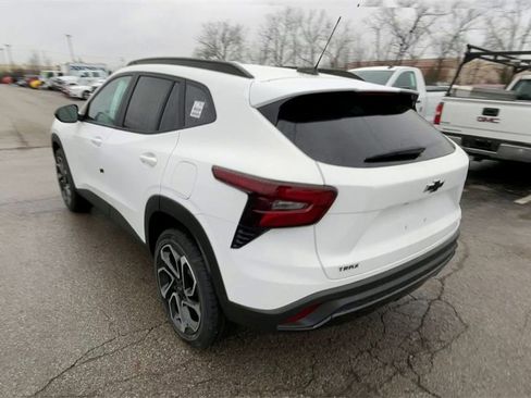 New 2026 Chevrolet Trax RS w/ Sunroof Package image 8