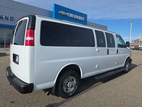 Used 2017 Chevrolet Express 3500 LS w/ Cold Climate Package image 28