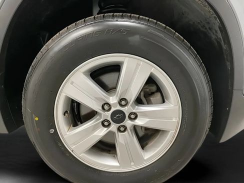 Used 2019 Chevrolet Trax LT w/ LT Convenience Package AWD/4WD image 28