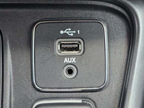 Used 2019 Jeep Compass Trailhawk AWD/4WD image 9