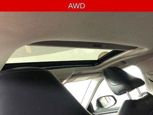 Used 2023 Toyota Highlander XLE AWD/4WD image 14
