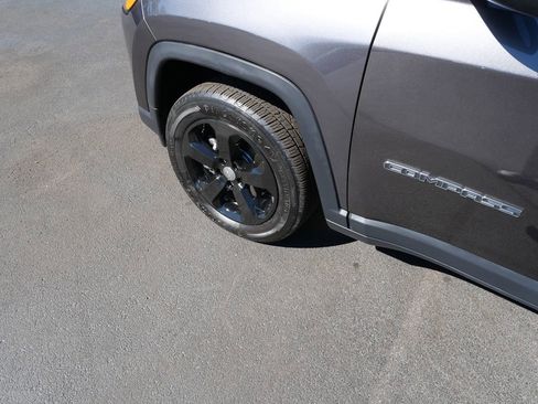 Used 2020 Jeep Compass Latitude AWD/4WD image 35