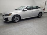 Used 2023 Nissan Altima 2.5 SV image 2