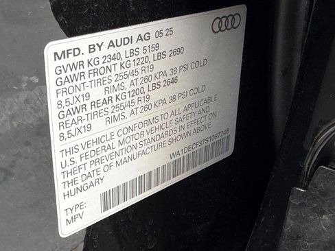 Used 2025 Audi Q3 2.0T Premium w/ Convenience Package AWD/4WD image 24