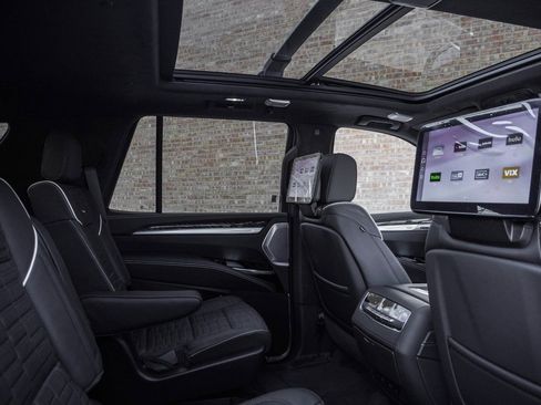 Used 2025 Cadillac Escalade Premium Luxury Platinum w/ LPO, Floor Liner Package image 17