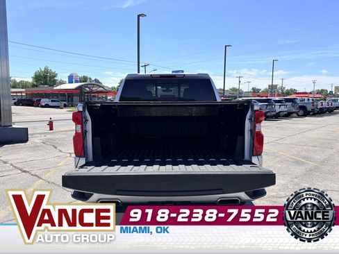 Used 2020 Chevrolet Silverado 1500 RST w/ Texas Edition AWD/4WD image 17
