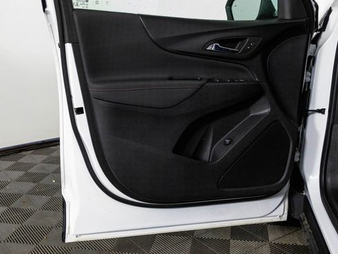 Used 2023 Chevrolet Equinox RS image 33