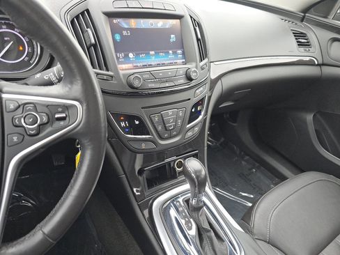 Used 2017 Buick Regal Sport Touring image 31