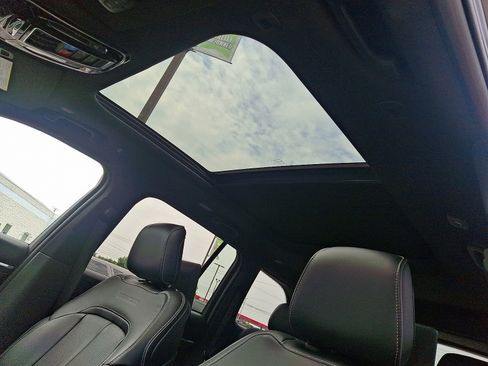 Certified 2024 Jeep Grand Cherokee Overland w/ Trailer Tow Package image 22