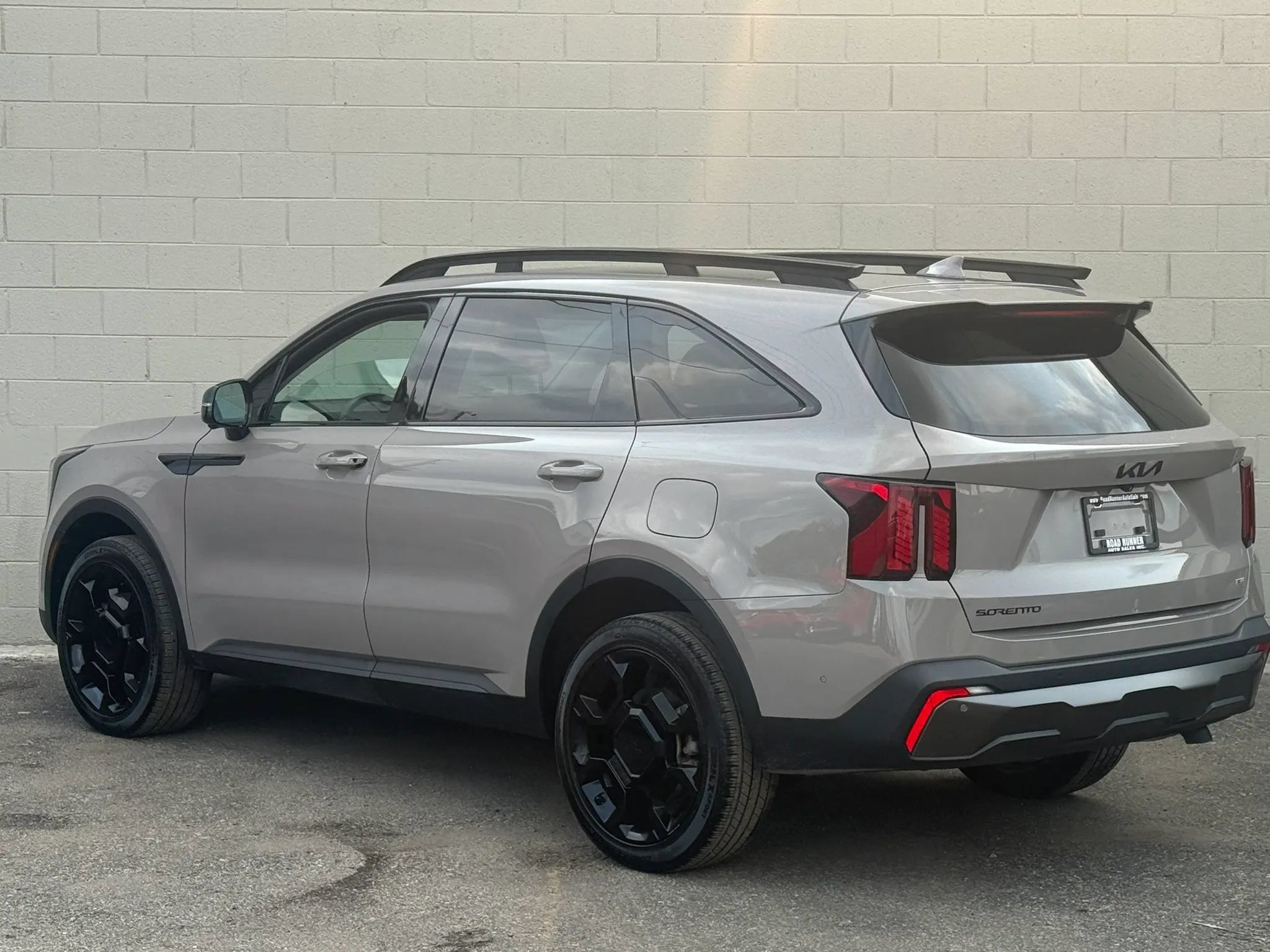 Used 2025 Kia Sorento SX AWD/4WD image 7