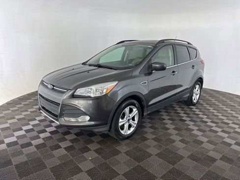 Used 2015 Ford Escape SE w/ Equipment Group 201A FWD image 4