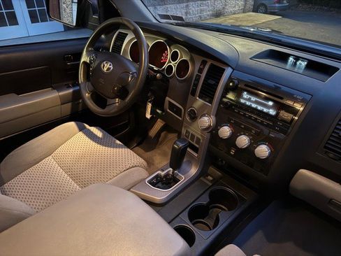 Used 2010 Toyota Tundra 4x4 Double Cab image 18