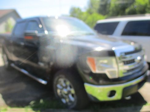 Used 2014 Ford F150 XLT w/ Equipment Group 302A Luxury AWD/4WD image 4