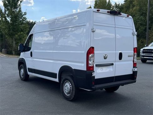 New 2024 RAM ProMaster 2500 w/ Convenience Group image 11
