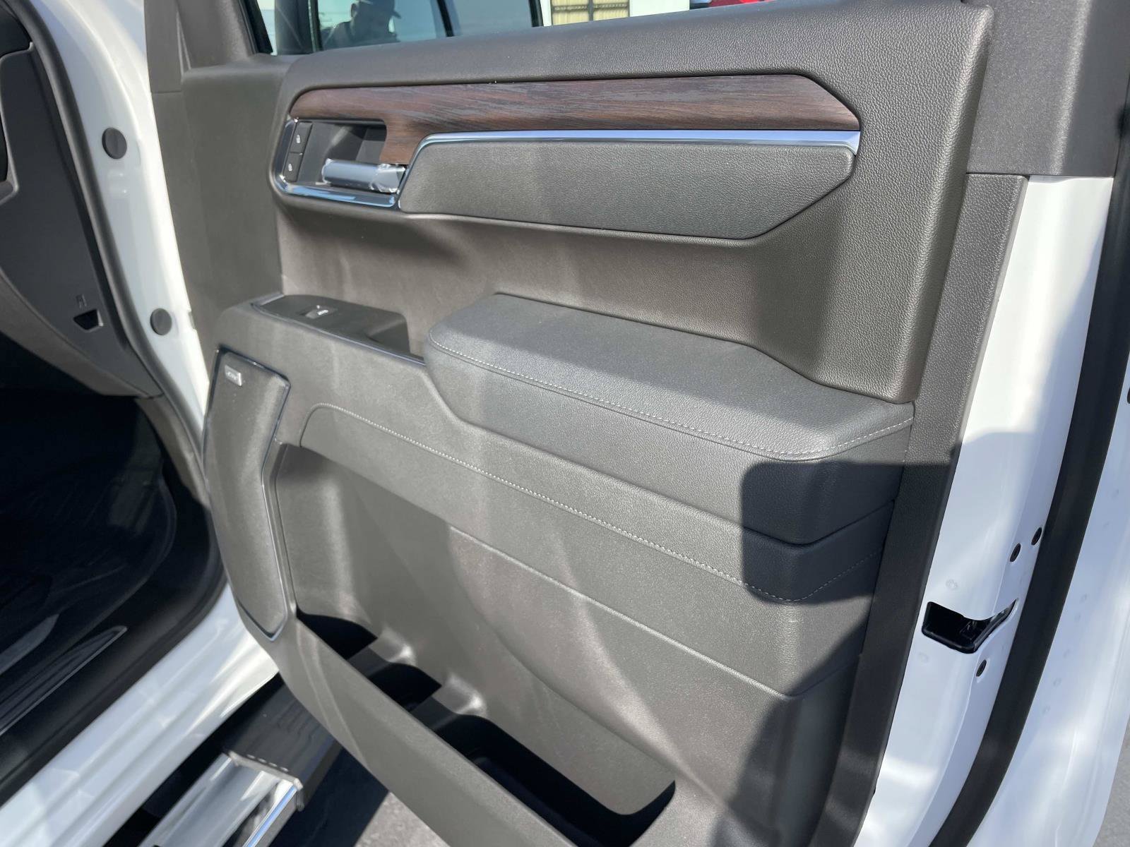 New 2026 GMC Sierra 1500 SLT w/ SLT Premium Package AWD/4WD image 27