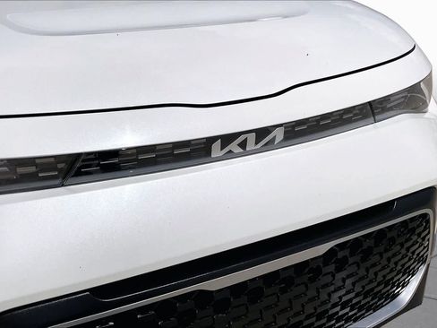 Used 2023 Kia Soul LX w/ LX Technology Package FWD image 29