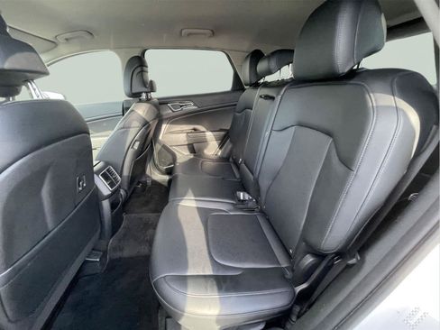 Used 2023 Kia Sportage EX AWD/4WD image 14