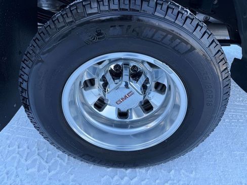 Used 2024 GMC Sierra 3500 SLT w/ SLT Premium Package image 53
