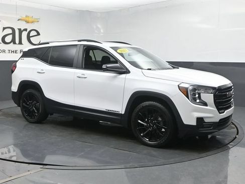 Used 2023 GMC Terrain SLE w/ Driver Convenience Package FWD image 6
