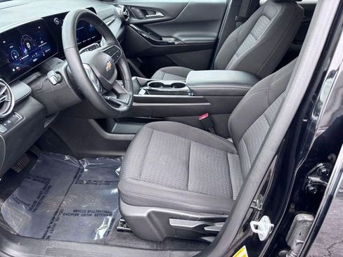 Used 2025 Chevrolet Equinox LT image 16