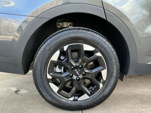 Used 2024 Kia Sorento S image 29