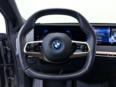 Used 2023 BMW iX xDrive50 w/ Sport Package image 28