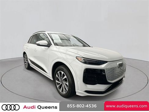 Used 2025 Audi Q6 e-tron Premium Plus image 5