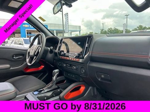 Used 2025 Nissan Frontier PRO-4X AWD/4WD image 32