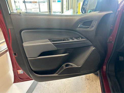 Used 2018 Chevrolet Colorado Z71 image 13