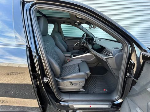 Used 2025 Audi SQ5 Premium Plus w/ Premium Plus Package image 47