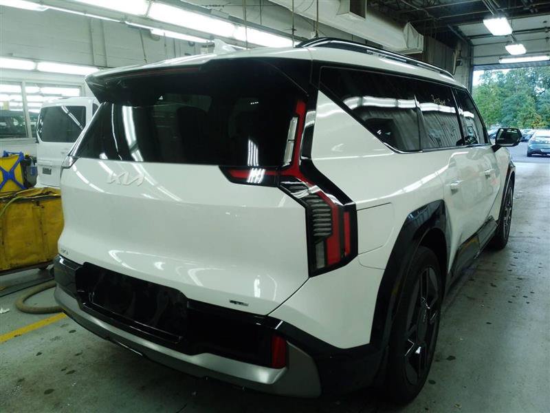 Used 2024 Kia EV9 GT-Line AWD/4WD image 9