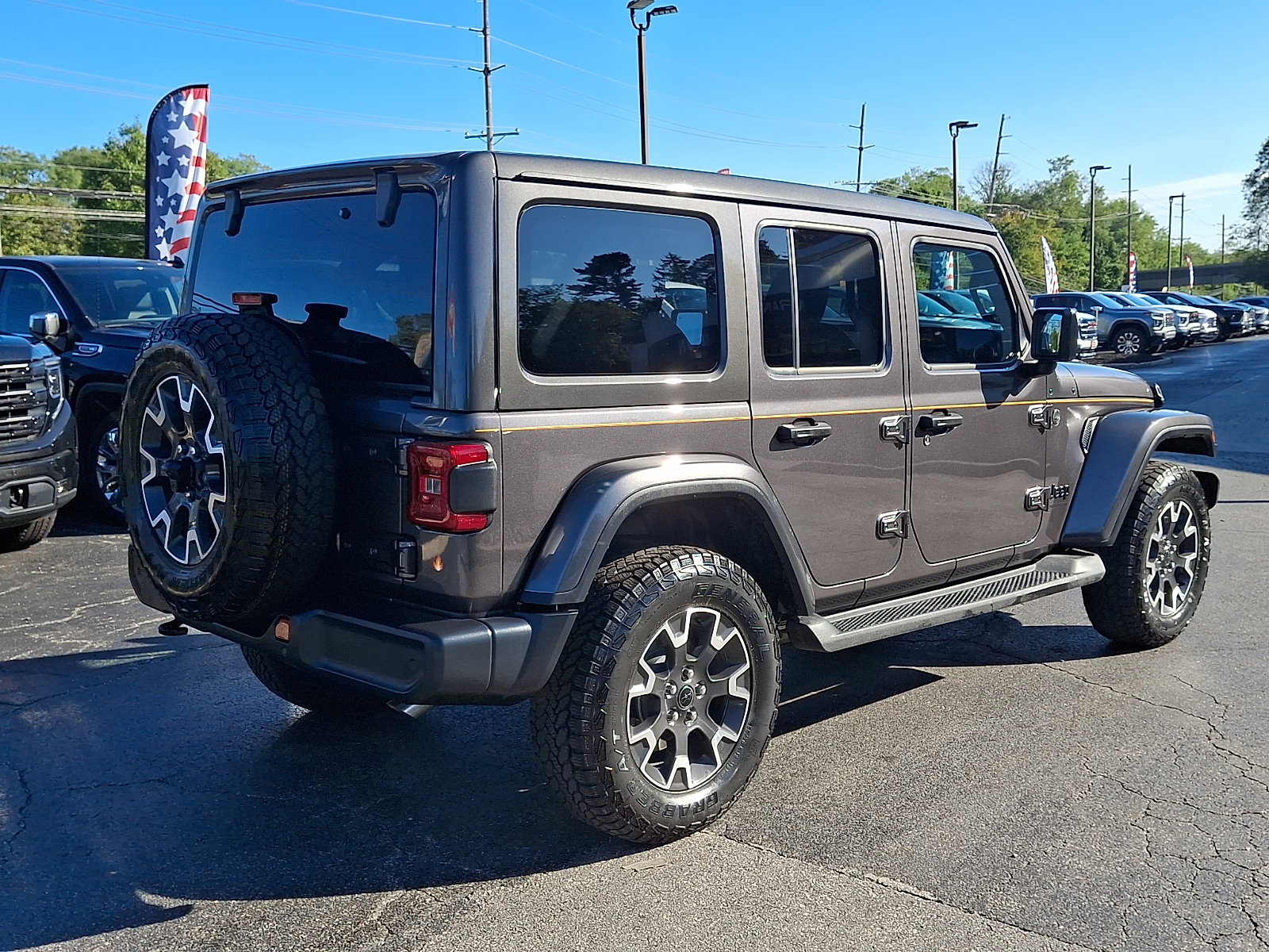 Used 2025 Jeep Wrangler Unlimited Sahara AWD/4WD image 6