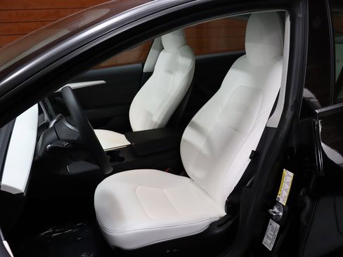 Used 2023 Tesla Model 3 Standard Range image 67