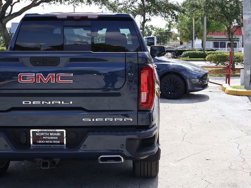 Used 2021 GMC Sierra 1500 Denali w/ Denali Ultimate Package AWD/4WD image 18