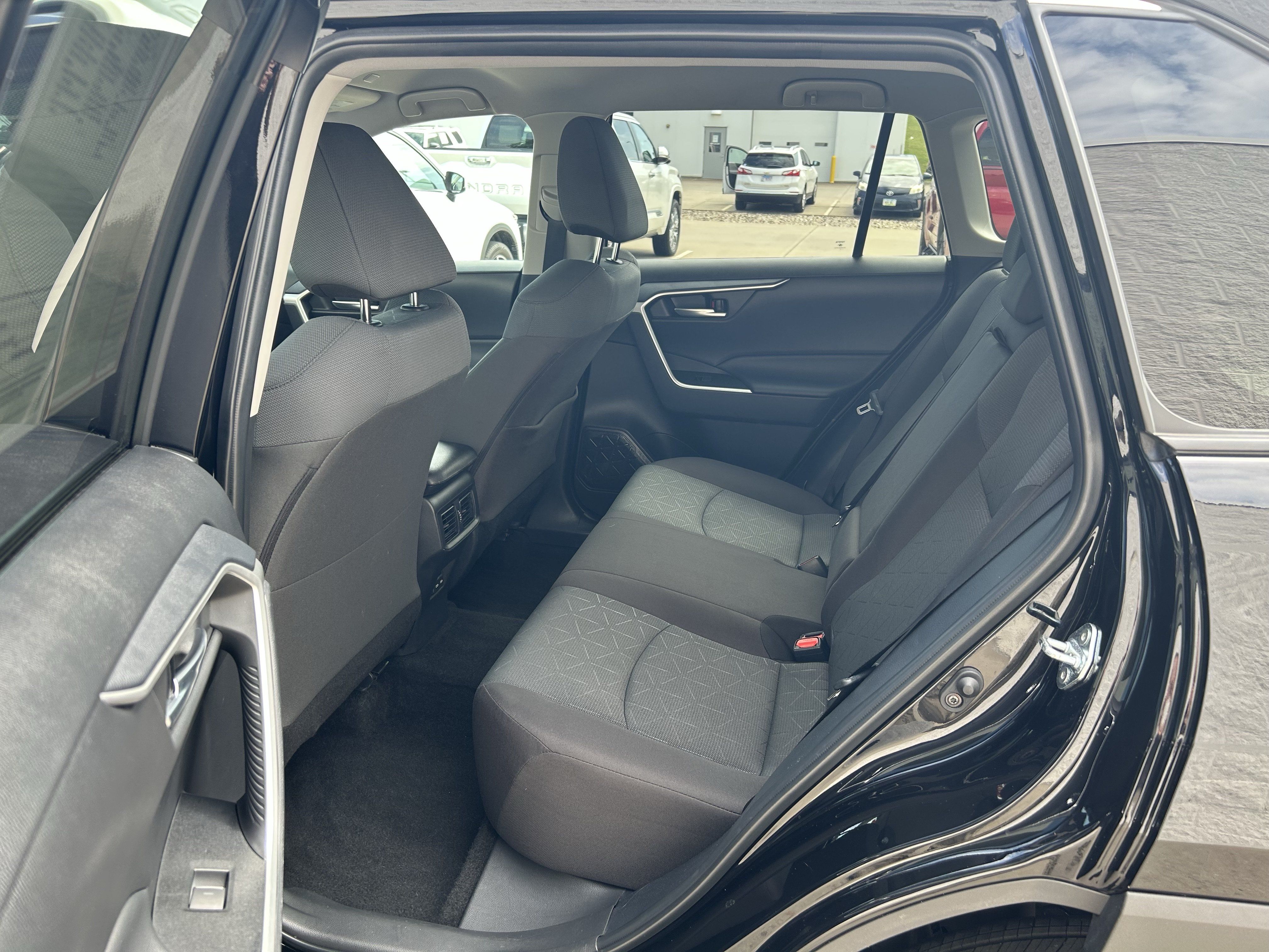 Certified 2025 Toyota RAV4 XLE FWD image 17