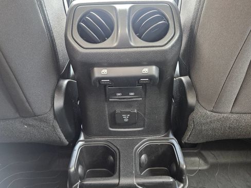 Used 2023 Jeep Gladiator Sport AWD/4WD image 28
