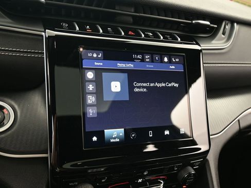 Used 2024 Jeep Grand Cherokee Altitude image 19