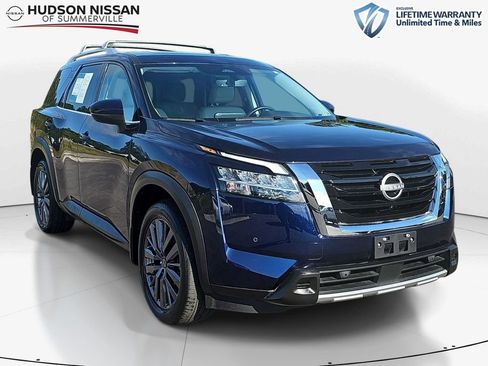 Used 2023 Nissan Pathfinder SL w/ SL Premium Package AWD/4WD image 1