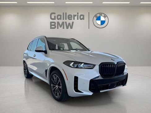 Used 2026 BMW X5 sDrive40i w/ M Sport Package image 4