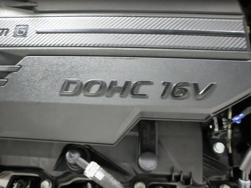 Used 2024 Hyundai Elantra Limited image 25