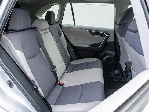 Used 2020 Toyota RAV4 XLE image 15